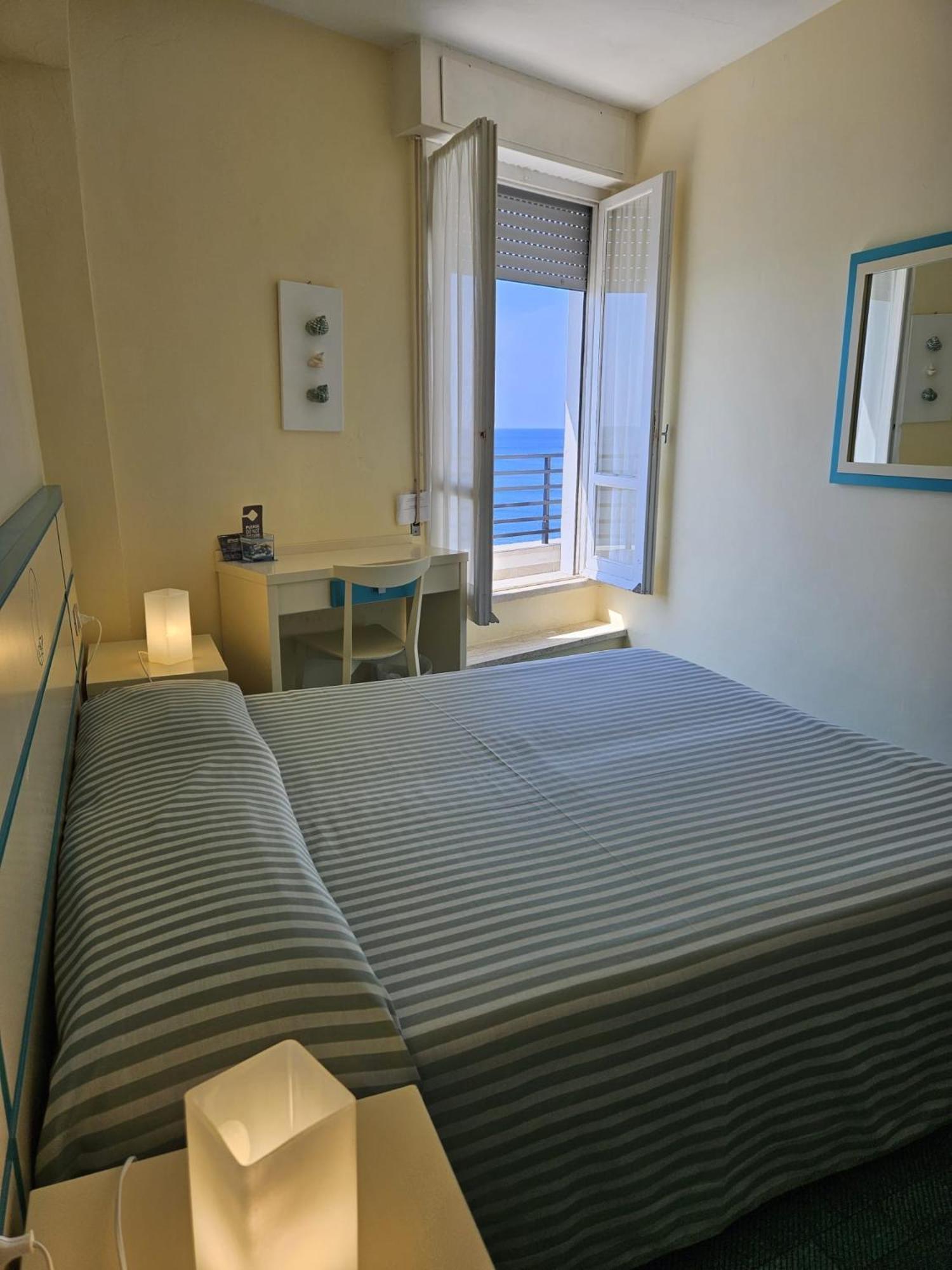 La Scogliera Hotel 2*