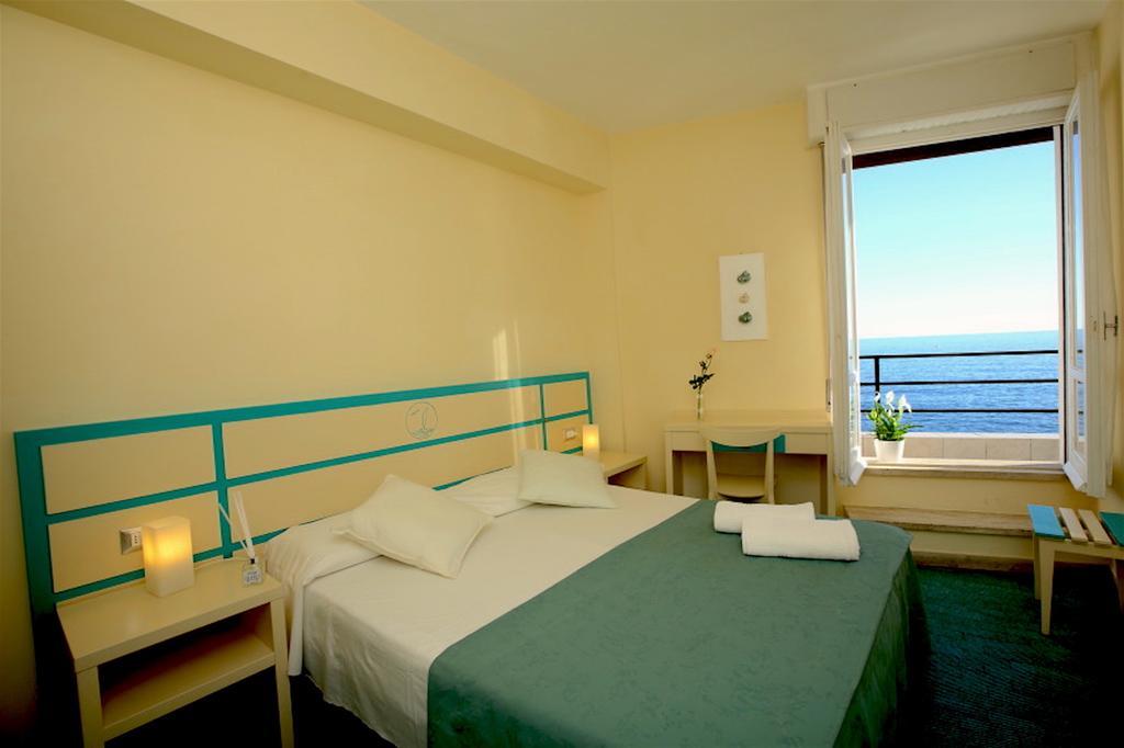 Hotel La Scogliera 2*