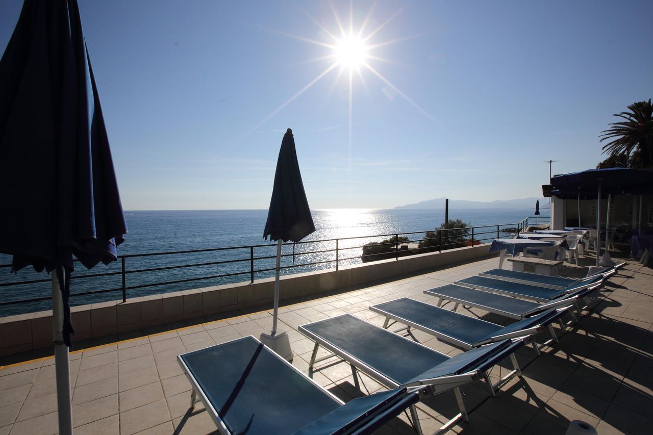 La Scogliera Hotel Cavi di Lavagna